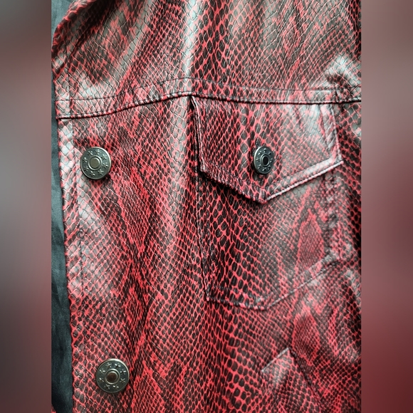Anchor Blue feax snake skin red jacket - Picture 3 of 4